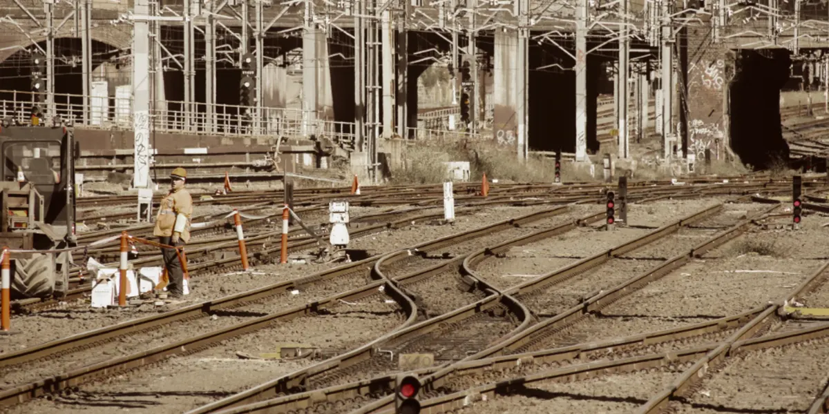 Vías férreas en construcción, obra ferroviaria